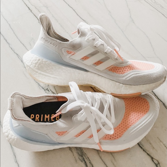Women’s Ultraboost 21 size 7 - Picture 2 of 5